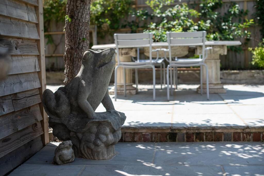 Frogs Bottom Retreat Faversham & Canterbury, Kent ภายนอก รูปภาพ